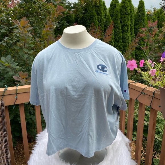 Light blue champion crop top exercise main image 1